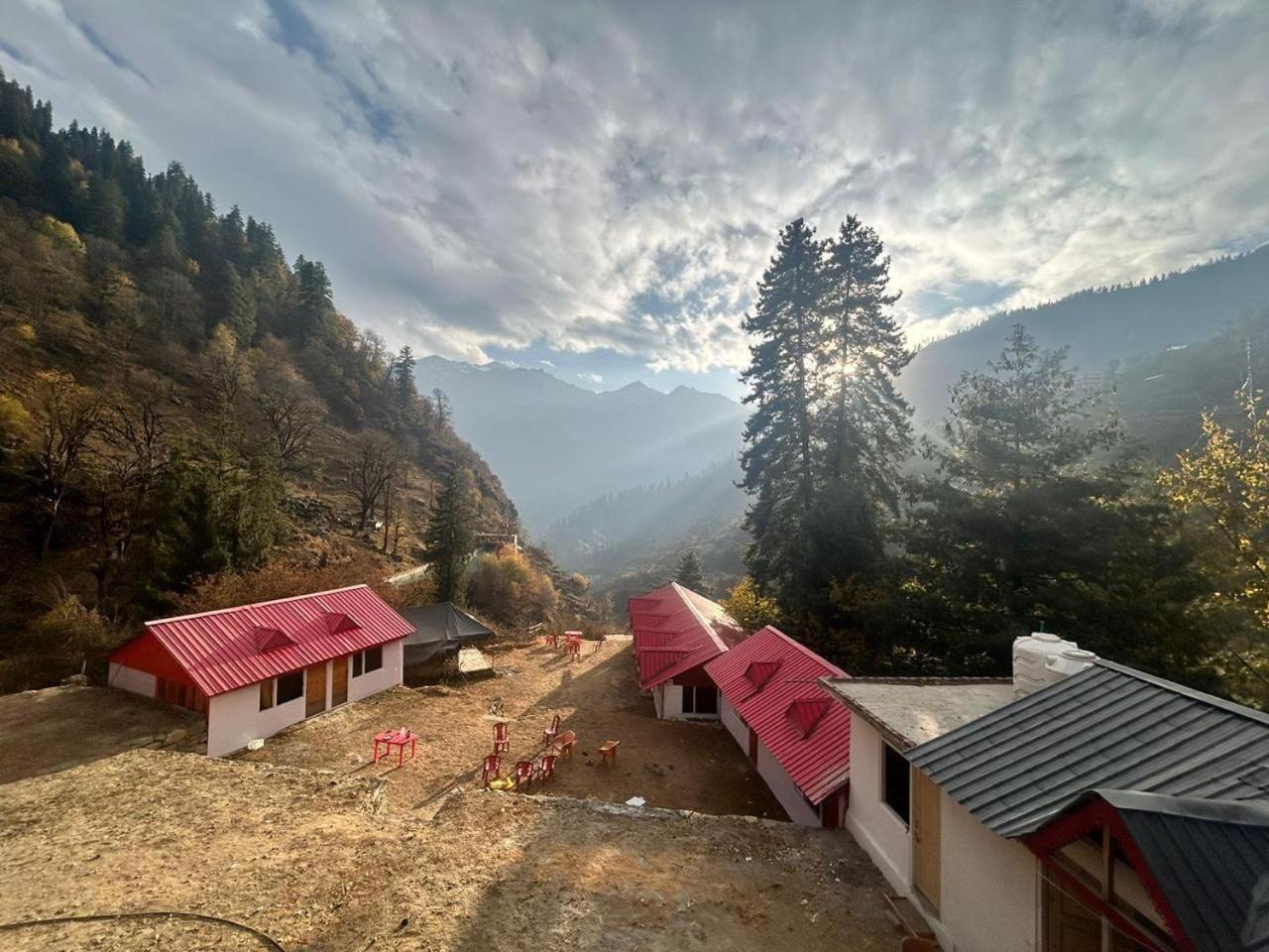 Hotel Lord Shiva Dimension Tosh Exteriér fotografie